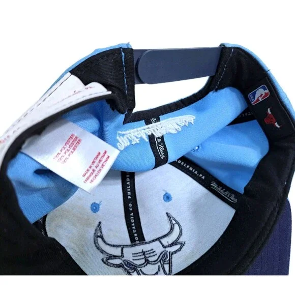 Mitchell Ness Blue NBA Chicago Bulls Snapback Hat Wool Blend Ice White - Picture 7 of 7